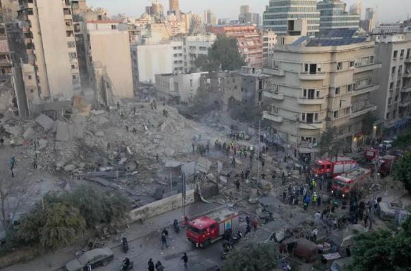 黎巴嫩南部接连出事，平民遭殃、维和人员遇袭也就算了，明明穿着显眼媒体服的工作人员