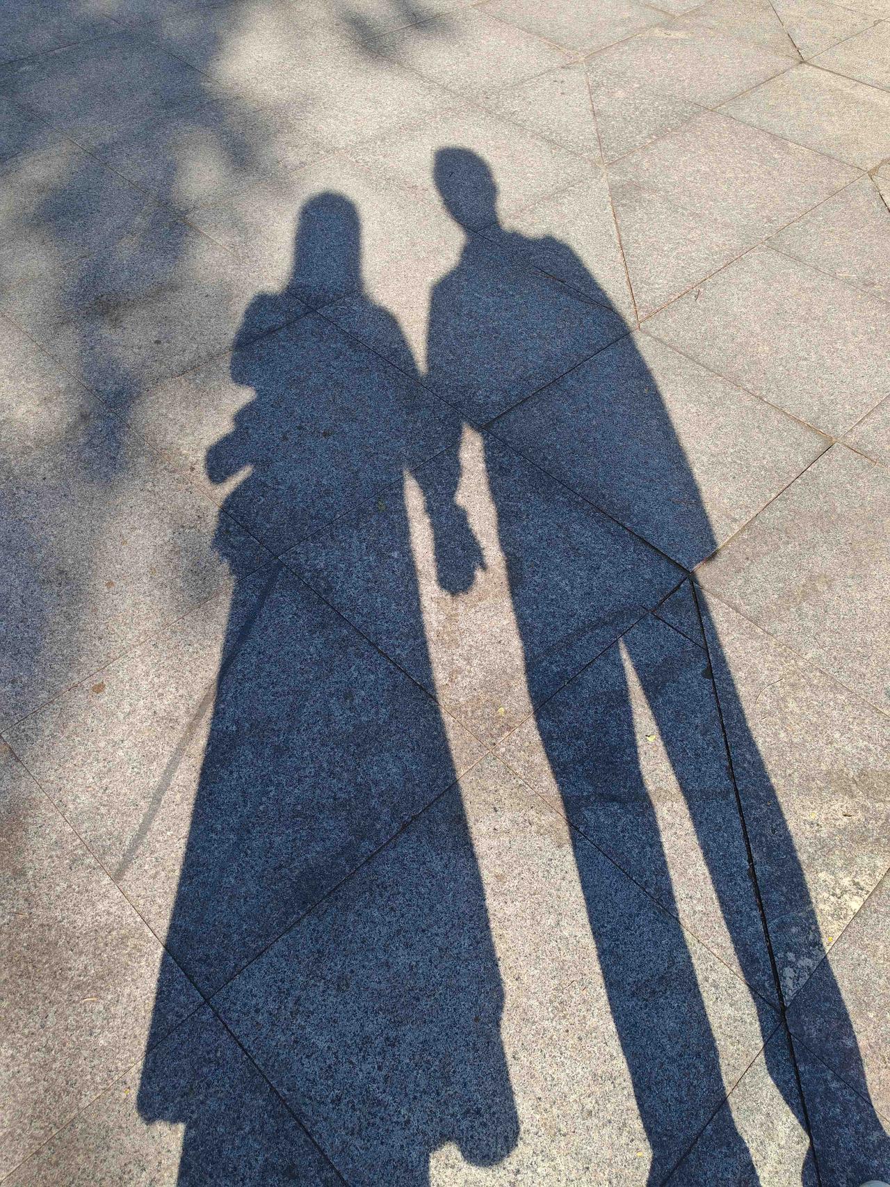 怎么看自己的结婚年限？

看自己的缘分如何，重要的宫位肯定是命宫，夫妻宫和福德宫