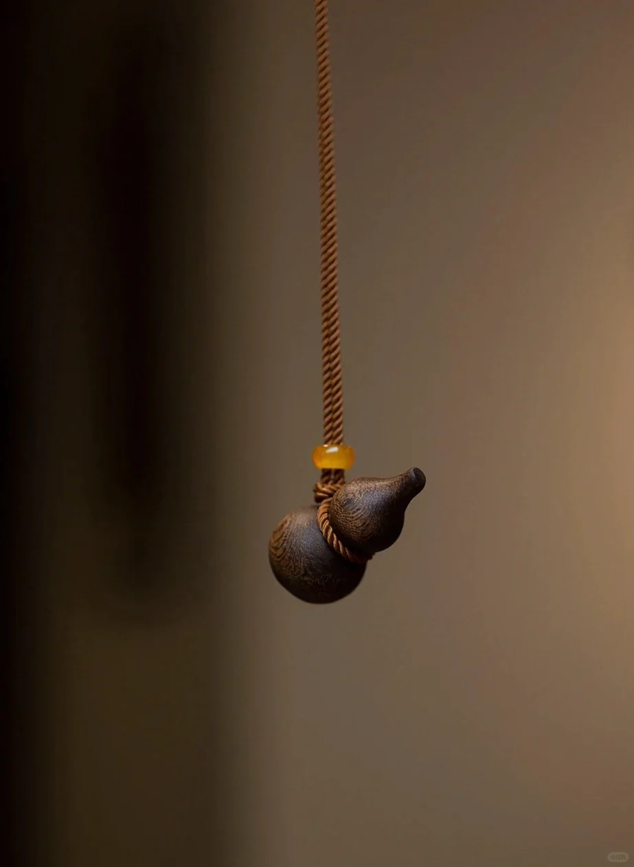 戴上就不想摘下来了，谁还没拥有沉香葫芦呢？