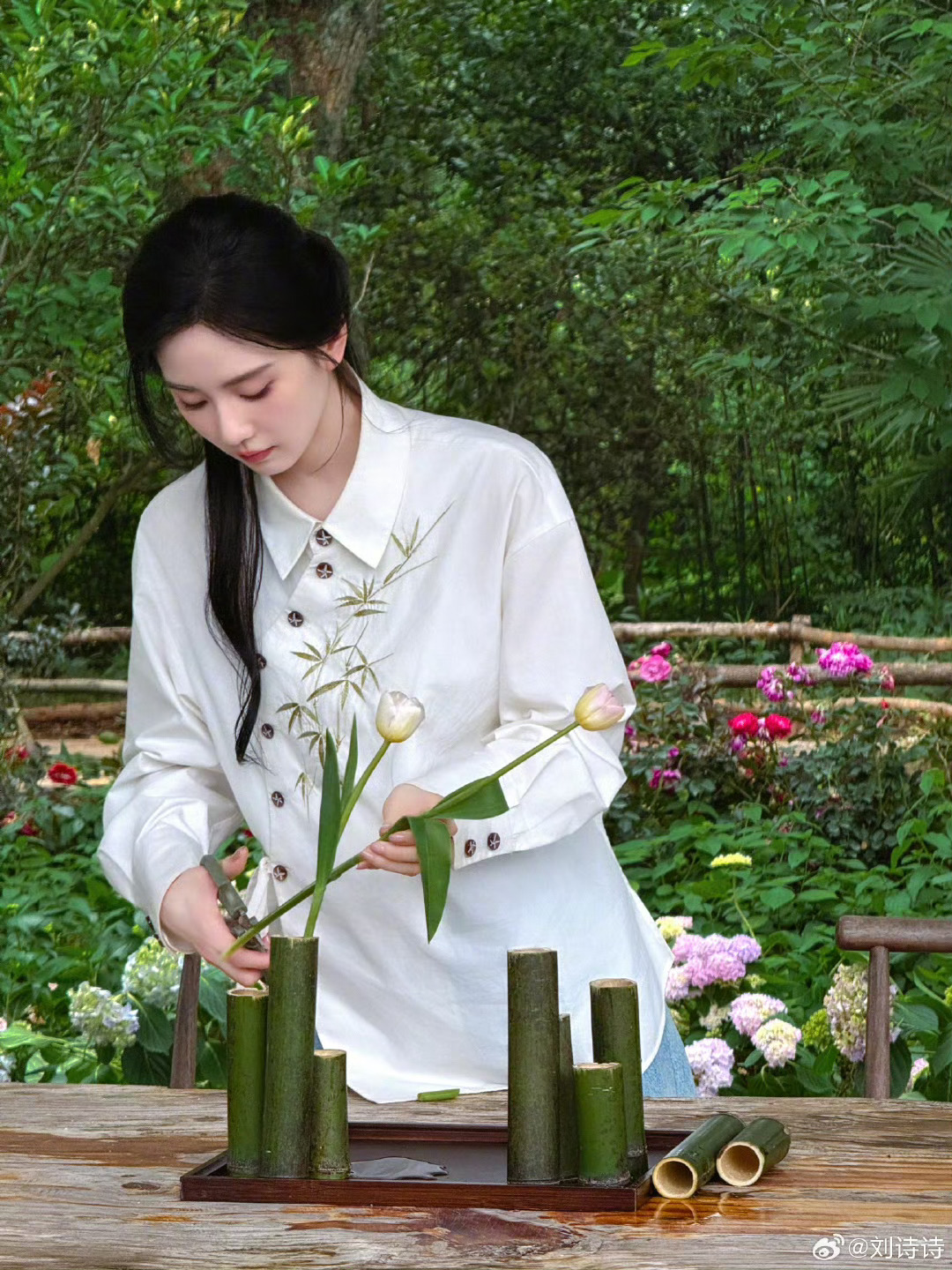 刘诗诗插花好温婉好美～[憧憬] ​ ​​​