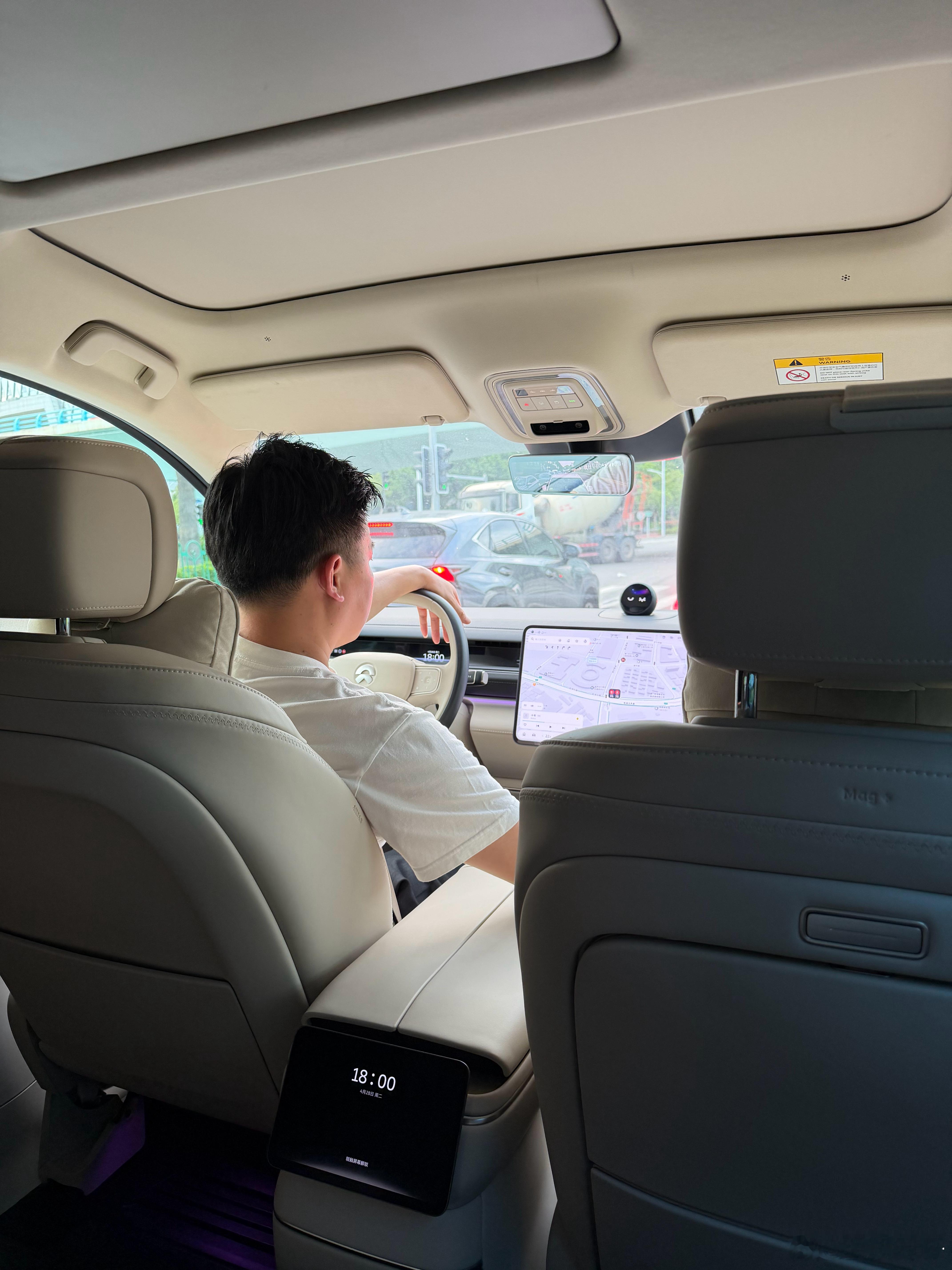 到厦门了，又有客户在等我，我怎么一天天感觉被客户追着跑一样