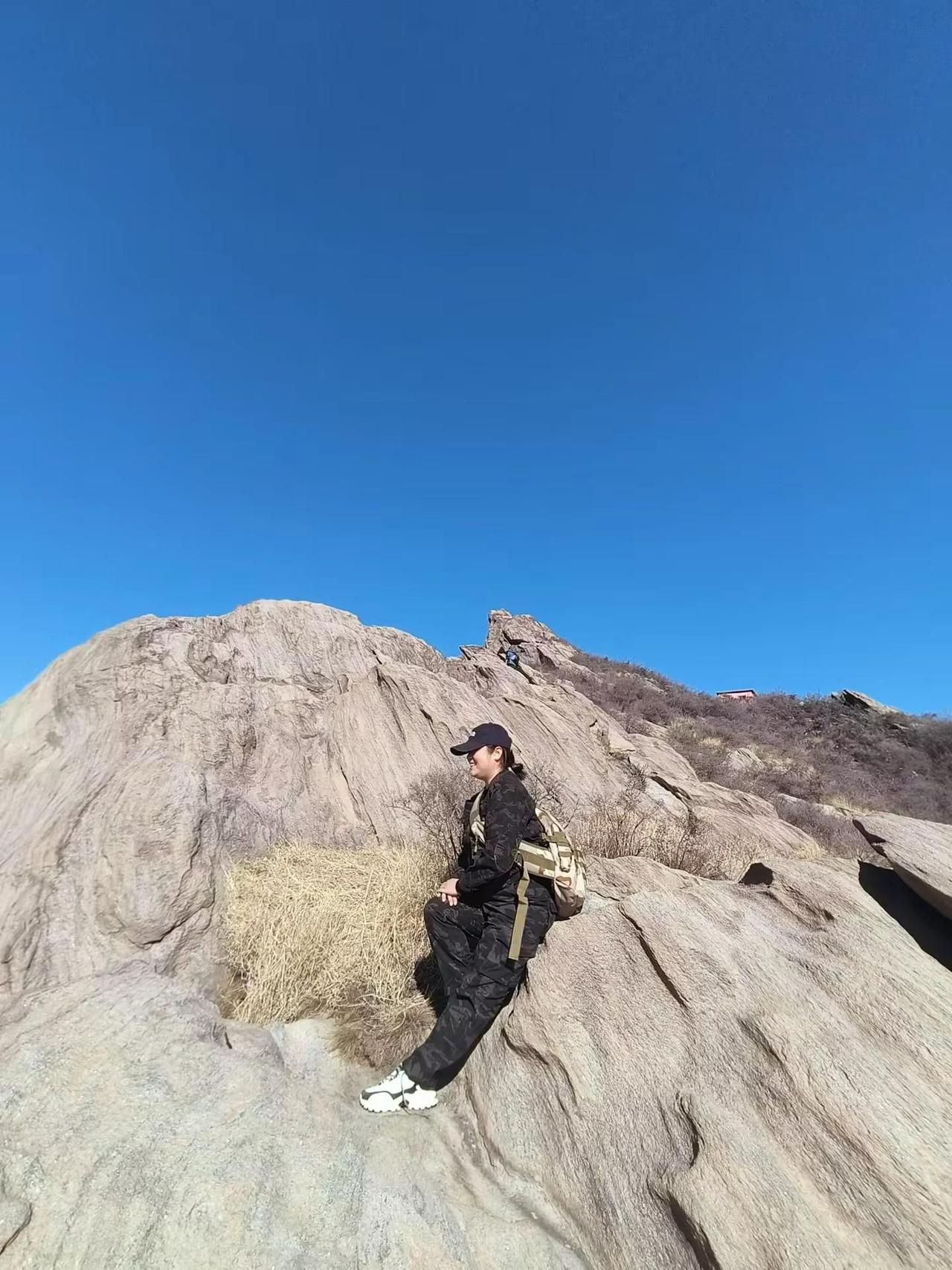 齐豫，苏芮，毛阿敏，韦唯这四个人的歌，年龄越大越喜欢。因为这歌曲，找了几张照片配