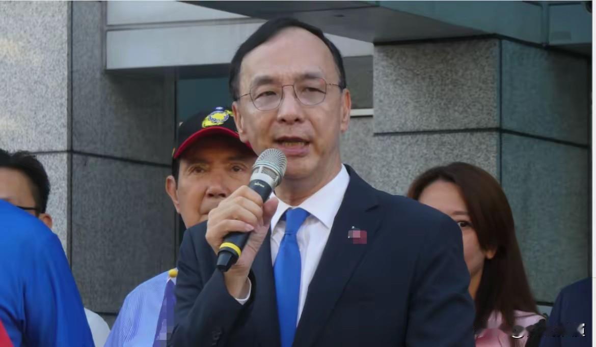 遭党主席候选人炮轰   朱立伦：“骂我可以  不要骂国民党”

朱立伦这话一出来