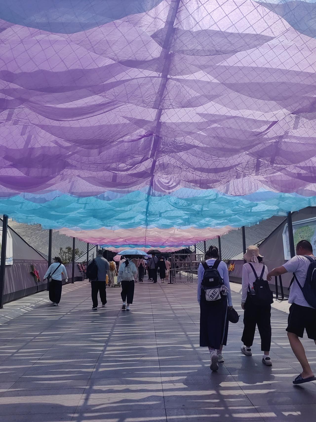 老公忽然跟我说，现在有国A岗可以报名，问我要不要试试看？

我想了想，说：“有就