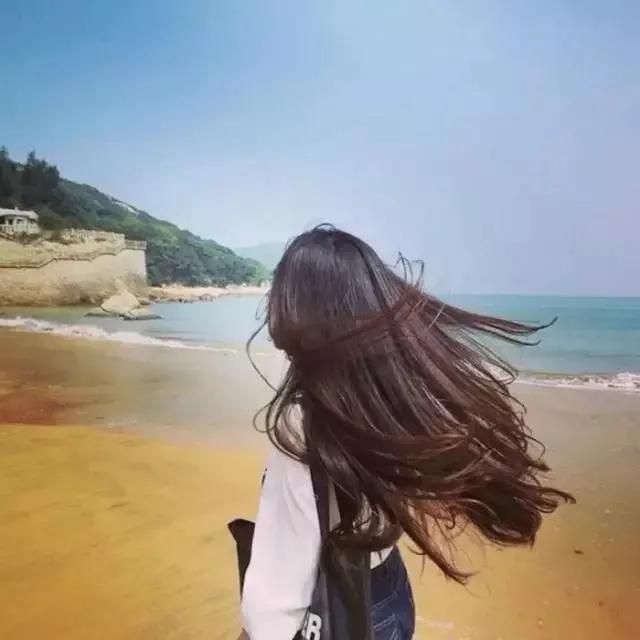 那些以“心直口快”为由说狠话伤人的人，并非真善良。出口伤人者，内心阴暗，或是自身