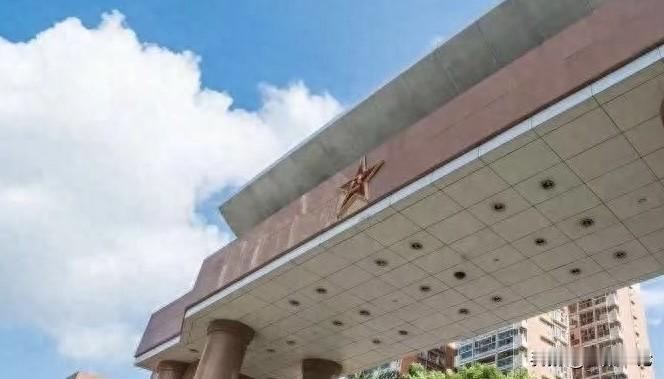 陕西宝鸡，女子一心想让女儿考进军校，一好友得知后，说自己有关系，可以帮女子疏通，