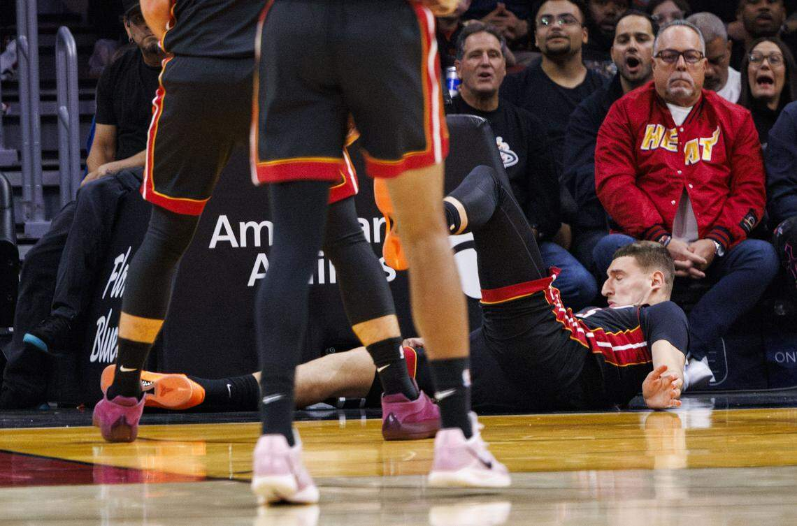 希罗和约维奇今天核磁共振检查结果显示正常。希罗确认问题仍然是同一处伤情（右脚大脚