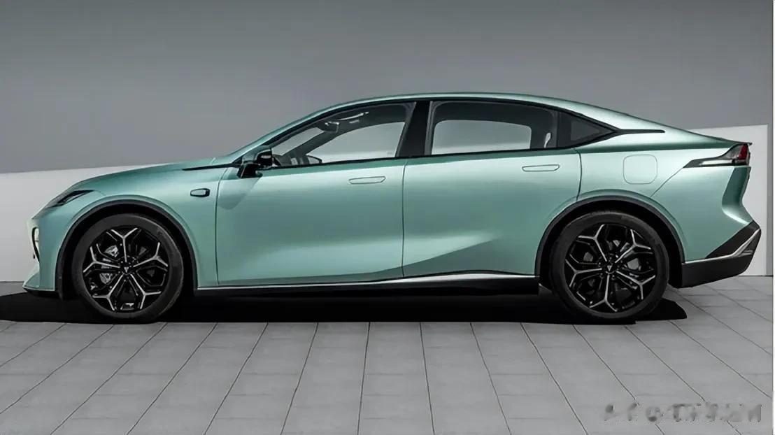 #深蓝SL03 超级增程尽享驾趣# 
动力方面，新款深蓝SL03与现款车型基本保