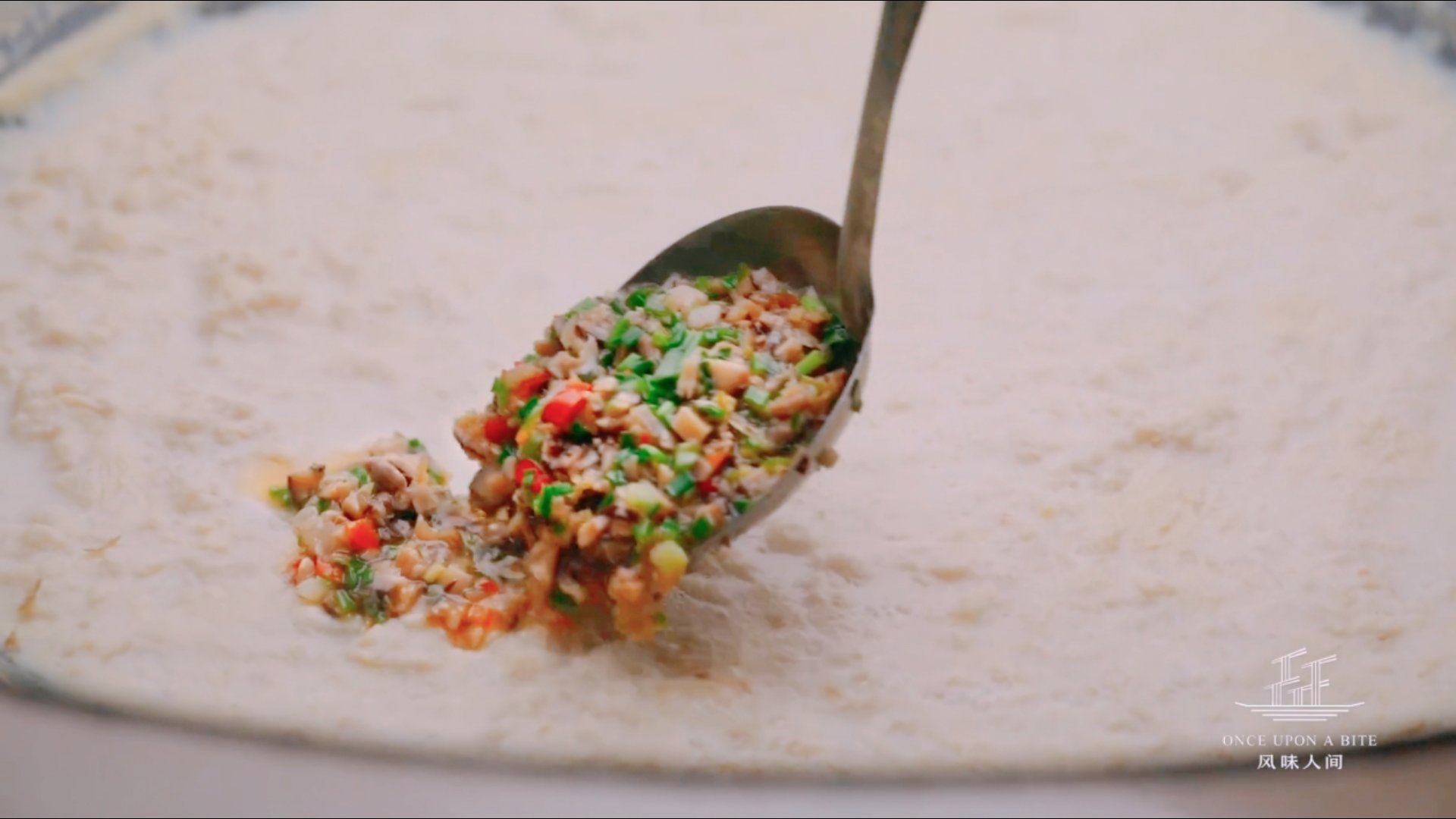 风味人间  肯定有很多小伙伴知道这个问题，豆腐娘和豆腐渣是不一样的。 豆腐娘是用
