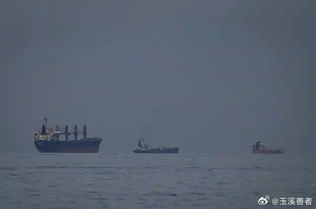 《突发！霍尔木兹海峡，发现疑似水雷！阿曼发布航行警告》证券时报，证券时报网，由人