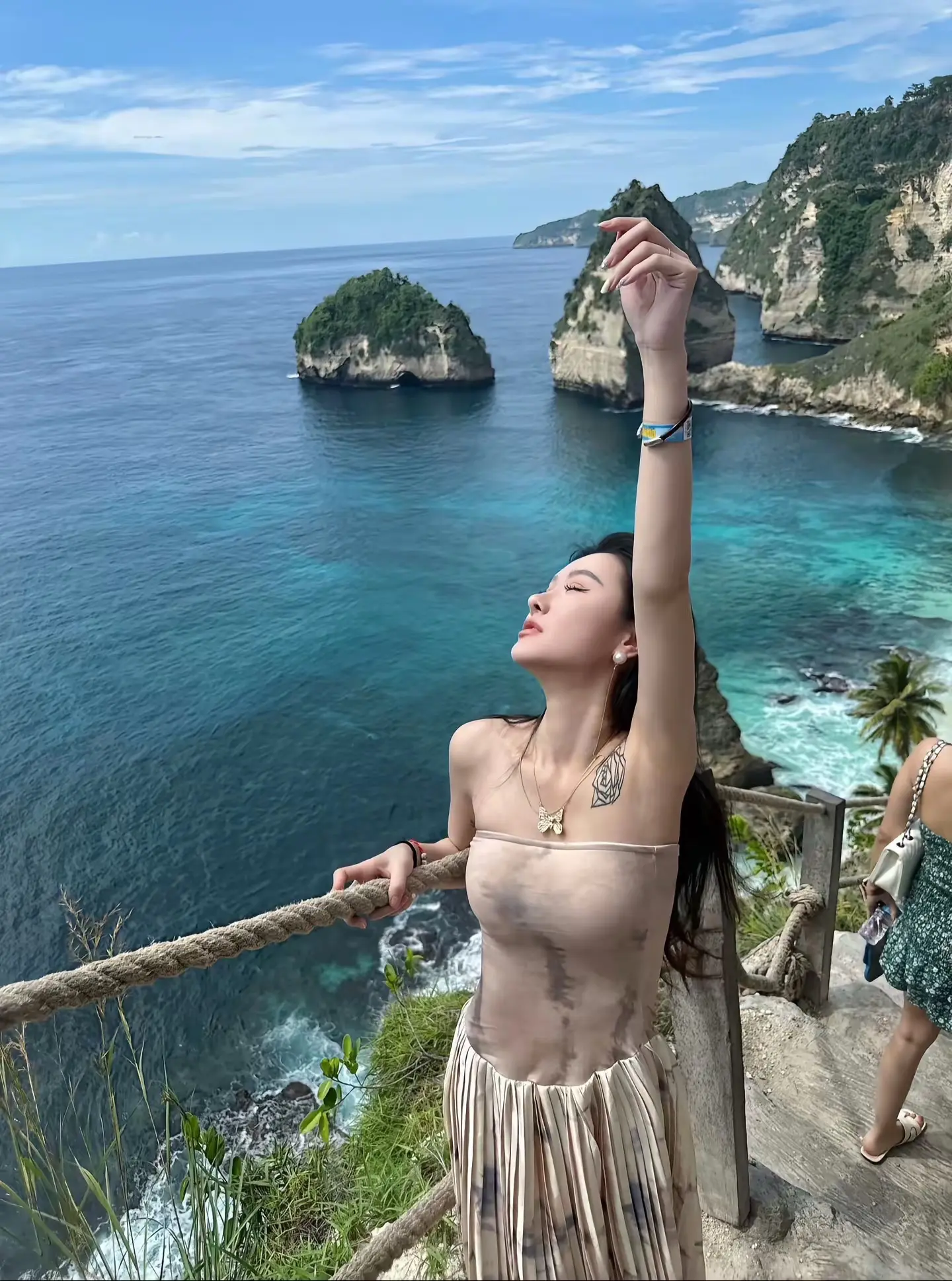 我们终其一生，都在找一个能说话的人，能听你说话，能听懂你说话，能听你说...