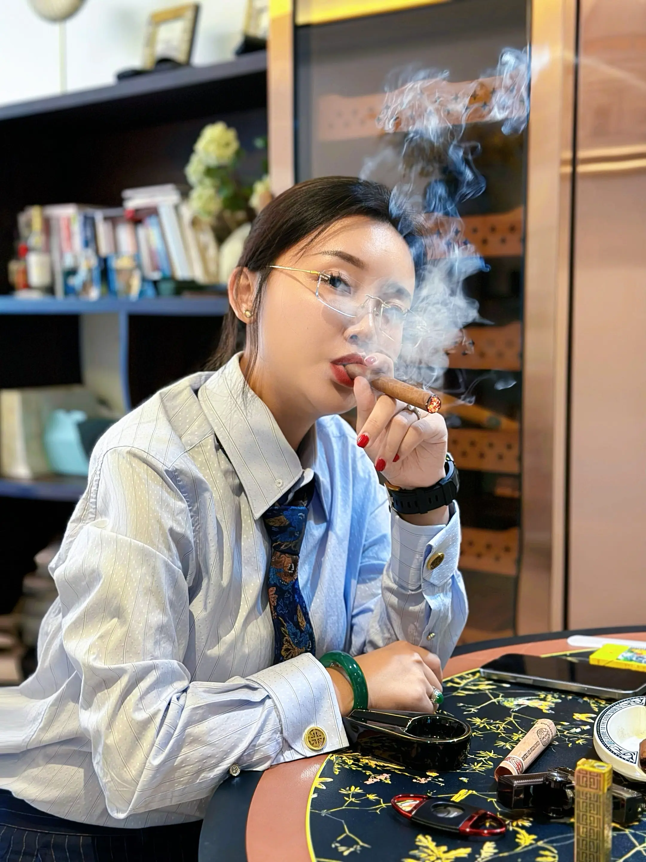 人说心如刀割，钻石要琢磨。感谢那些人擦过而过，生活才更有轮廓。
