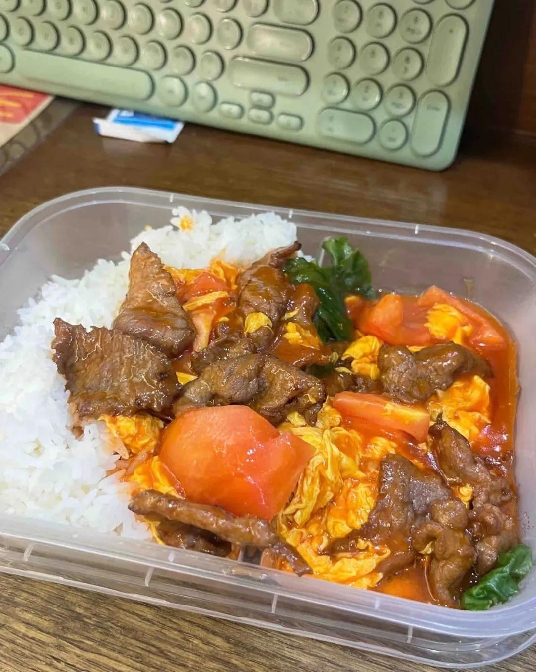 #我的打工日记#中秋节谁跟我一样，还要打工，吃盒饭