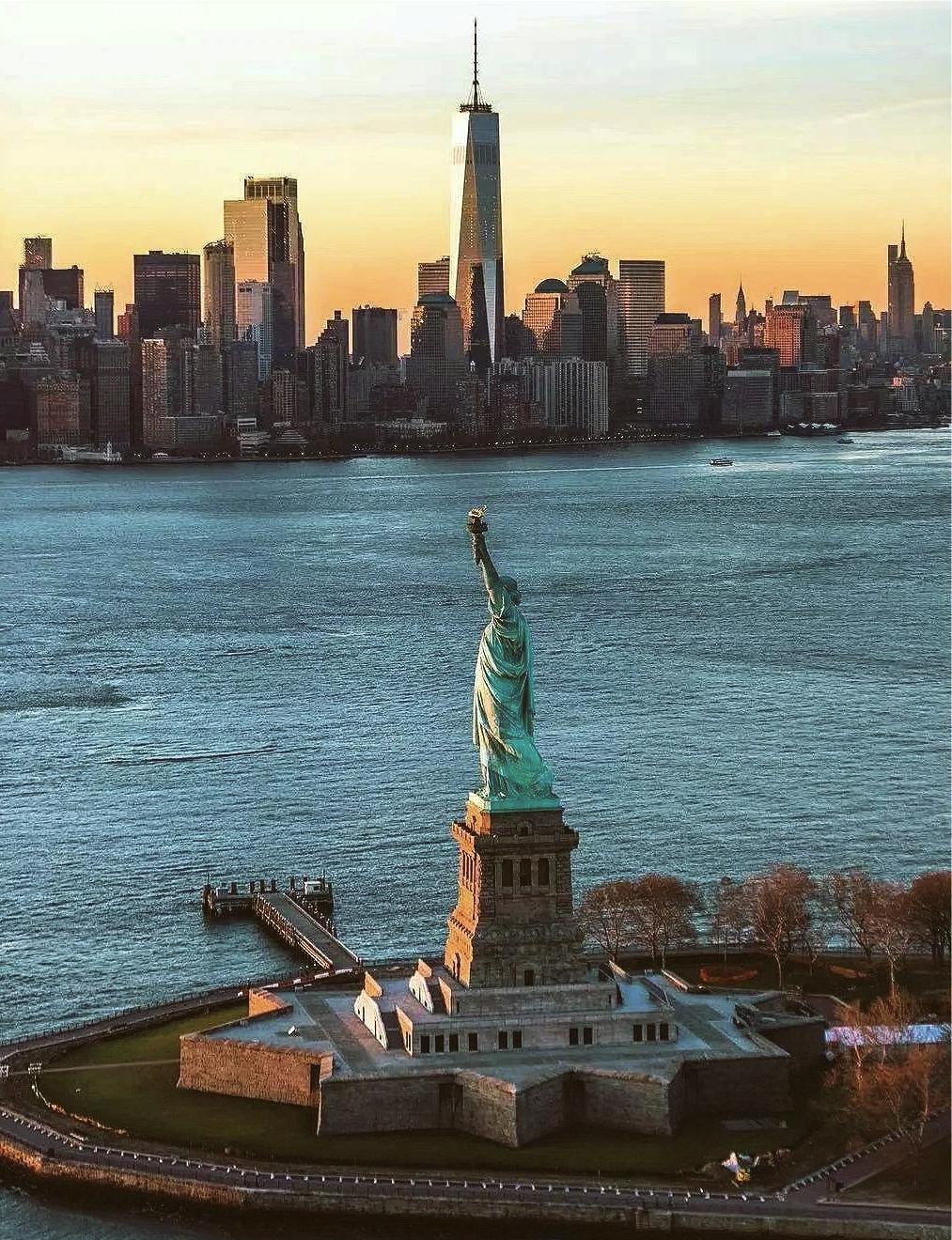 美国人的偏见与傲慢真的把美国往落伍的路上猛推。美国基于自身强大，却无视自身问题和