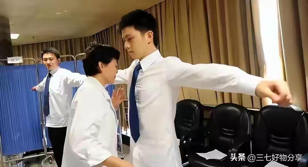 要说现在啥子最火，不是网红打卡地，不是新潮剧本杀，而是老年大学！曾经以为是打发时