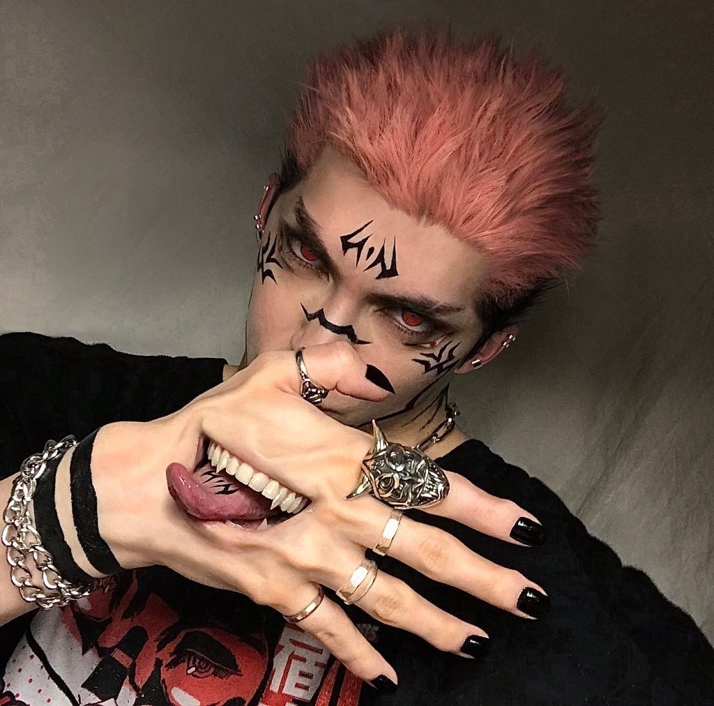 被这个宿傩cos惊艳到了twi：_villain_lady ​​​
