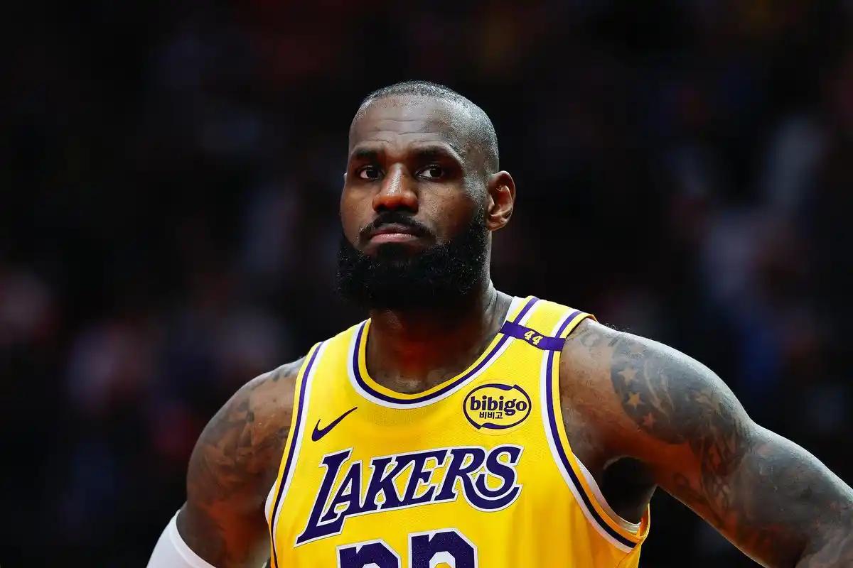 詹姆斯的退休金简直让我们普通老百姓望尘莫及！

根据NBA劳资协议标准，62岁定