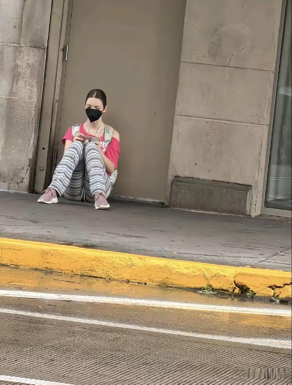 美国待不下去了，还是回来吧。