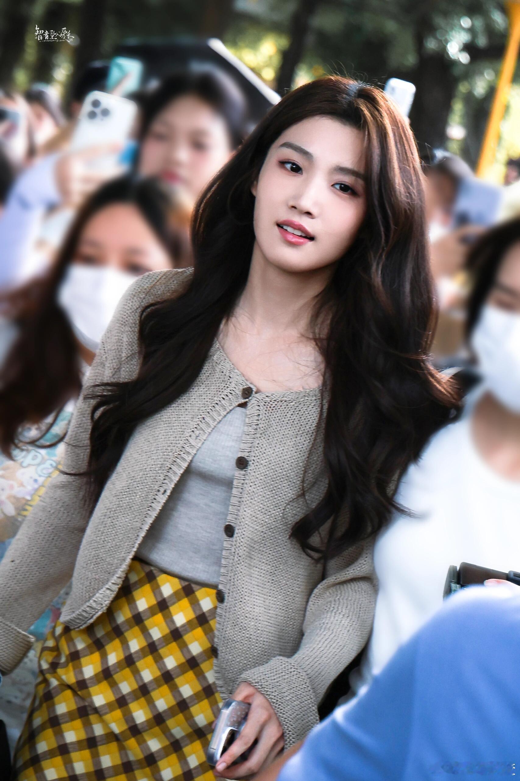 卢昱晓[超话]  奇迹云厘变装秀～卢昱晓｜ ​​​