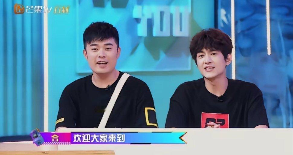 #林更新坐着比陈赫矮# 林更新和陈赫排排坐显得自己好小一只啊[哆啦A梦害怕]林更