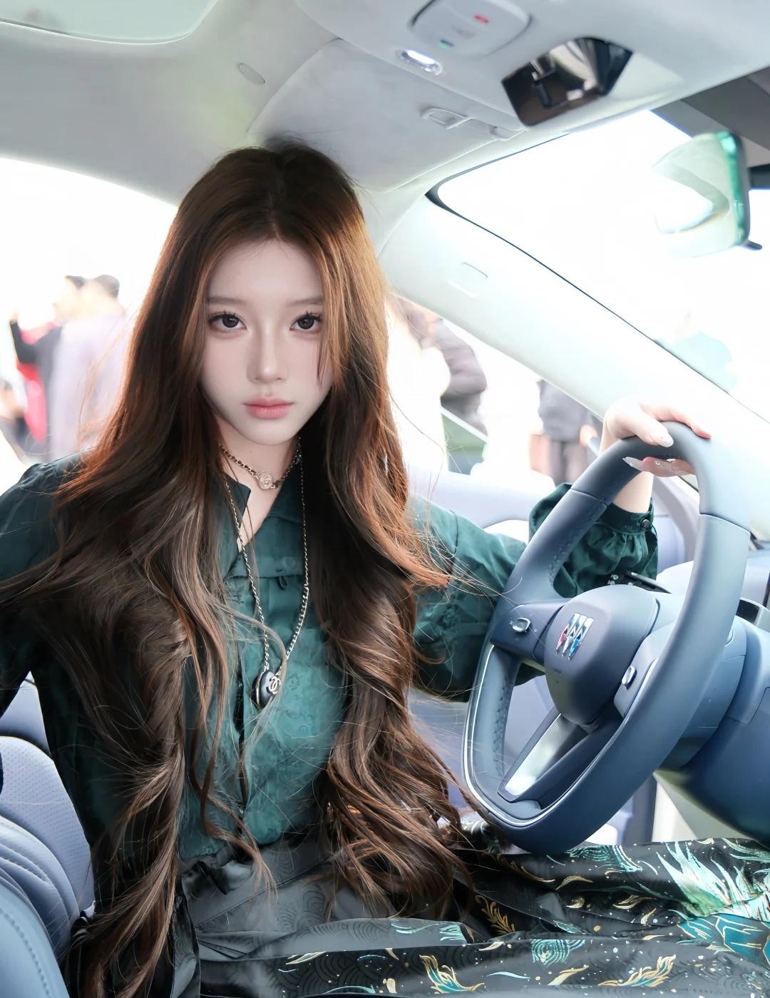 很难想象会有人在云里开party🥂