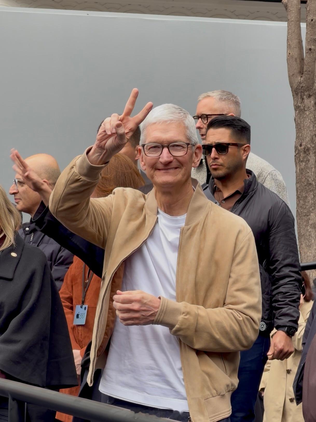 库克不再担任苹果CEOTim Cook宣布将在 2026 年 9 月 1 日卸任