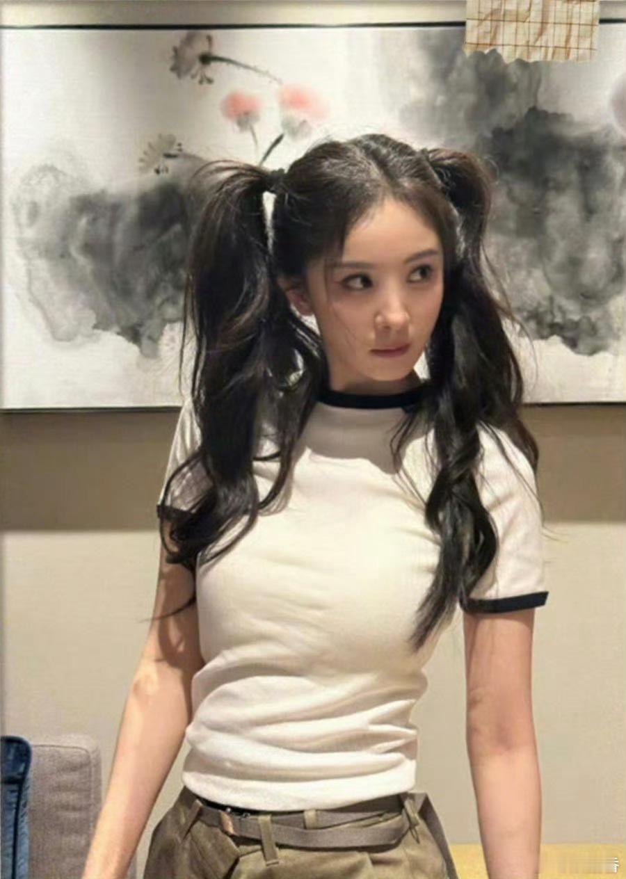 杨幂双马尾女高 姐姐好萌啊！活力感拉满还是当年那个灵气满满的小幂！ ​​​