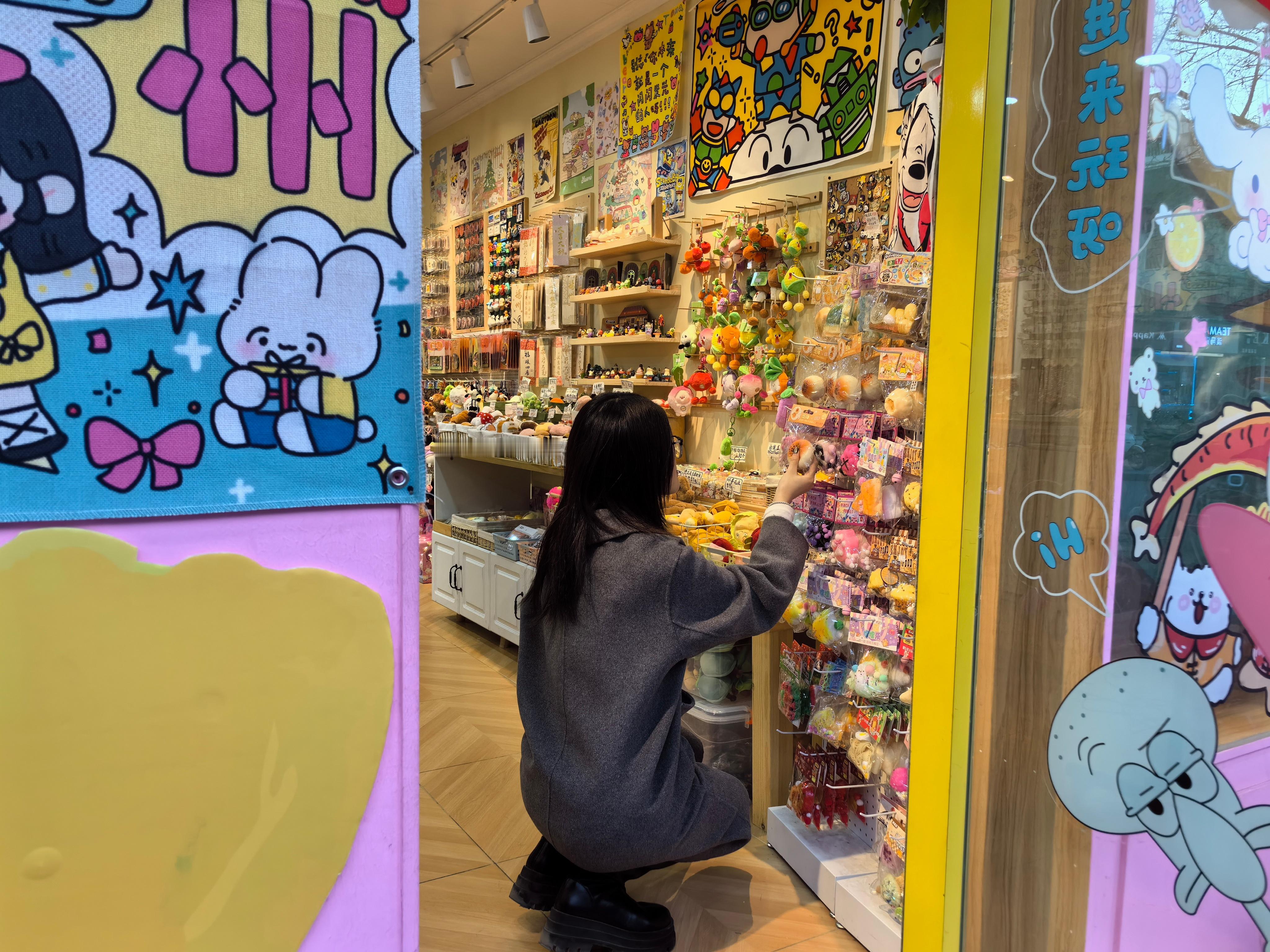 唉，看来是老了[泪]这样的小店里面卖的东西，我都觉得挺好看，但唯独就是不明白挺多