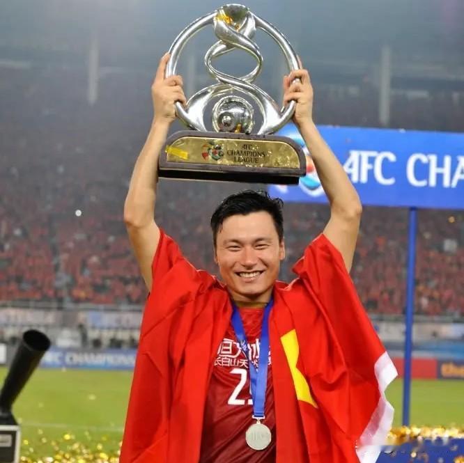 2010年郜林放弃陕西宝荣转投恒大，他做了人生最正确的一个选择
09赛季结束，申