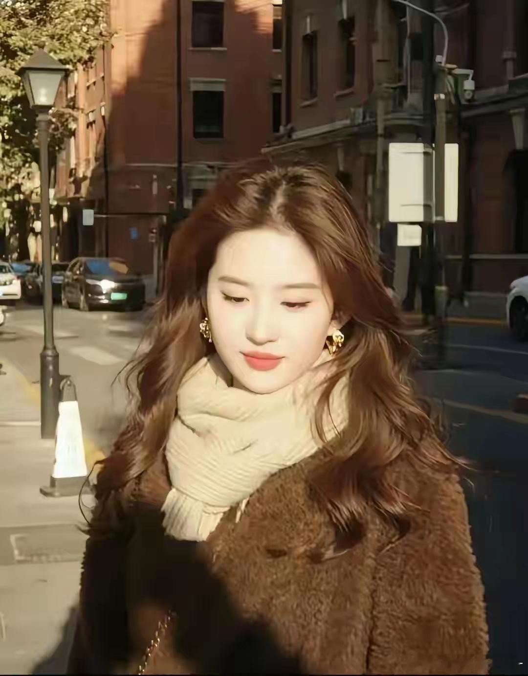 刘亦菲这种神颜在头条里居然被诟病。真的是美的太有杀伤力了，让人羡慕嫉妒恨 