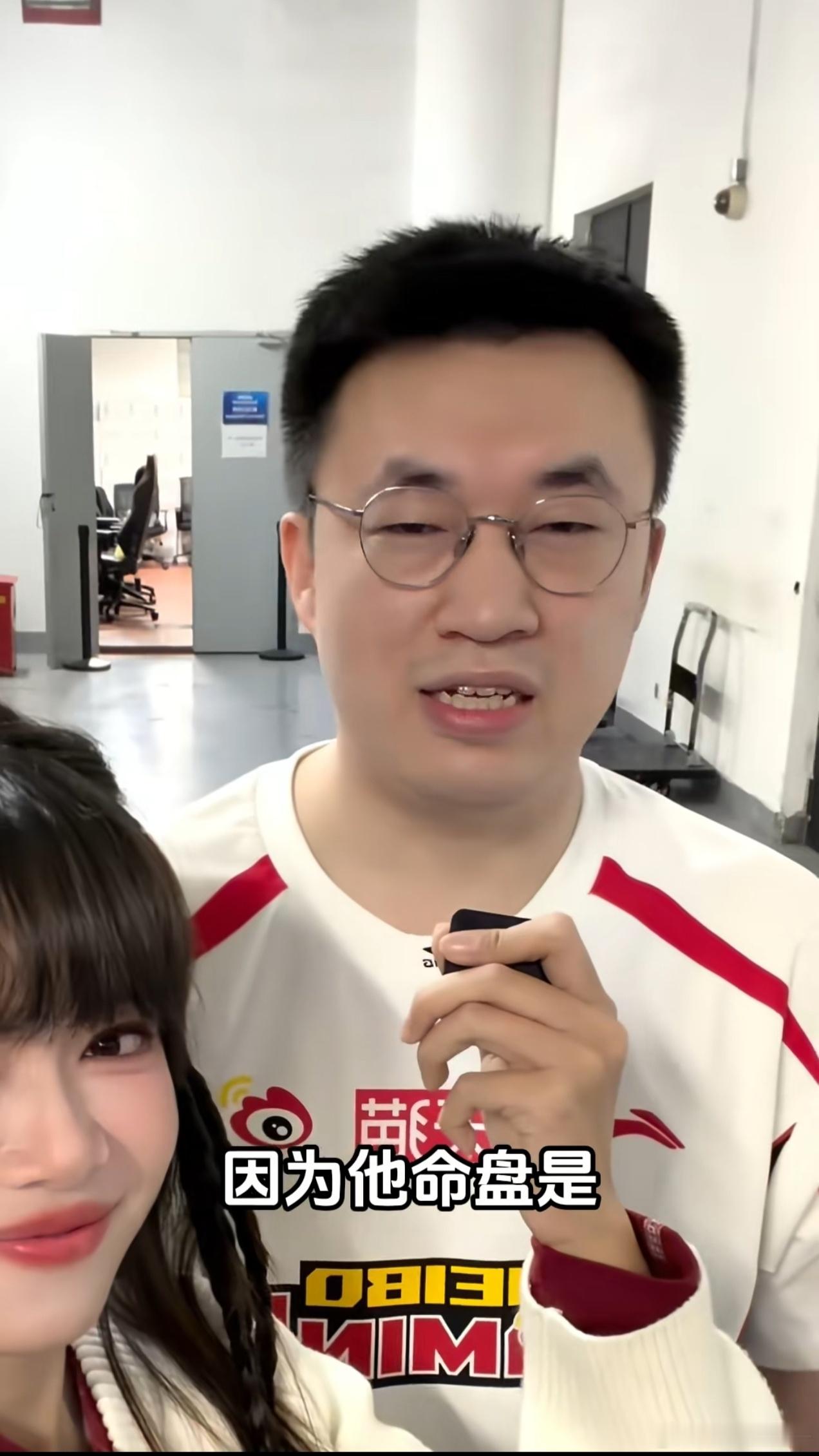 第二次刷到了，必须发一下WBG队长投票，队友都把票投给Xiaohu，Xiaohu