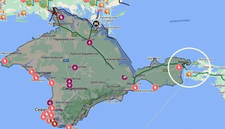 克里米亚大桥受袭击后，通道仅剩下一条，俄罗斯人离开克里米亚的车队交通堵塞长达数十