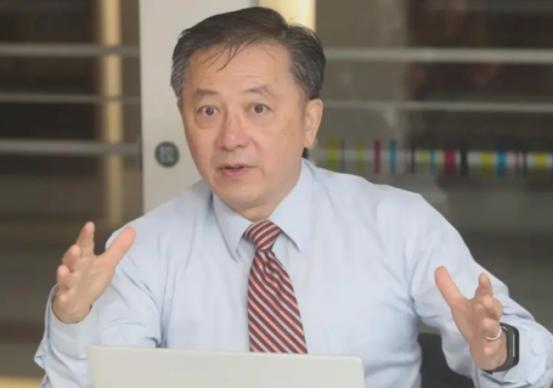 叫嚣“看不到中国大陆在台海战争有赢的可能性”，还鼓动民进党应强力打压、惩办岛内统