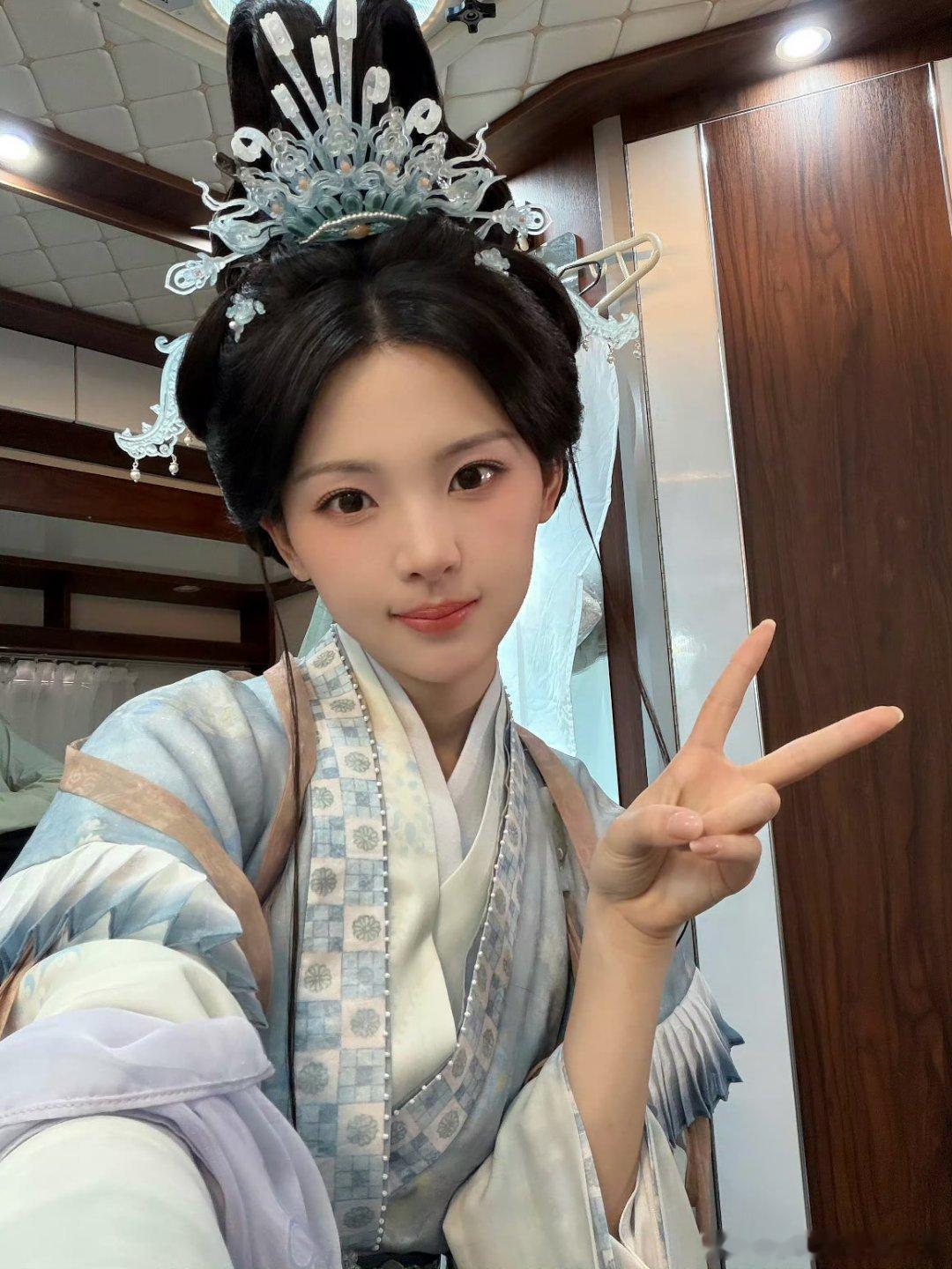 杨超越杨超越 杨超越0731生日快乐 杨超越古装 我爱她，如鲸向海，似鸟投林，如