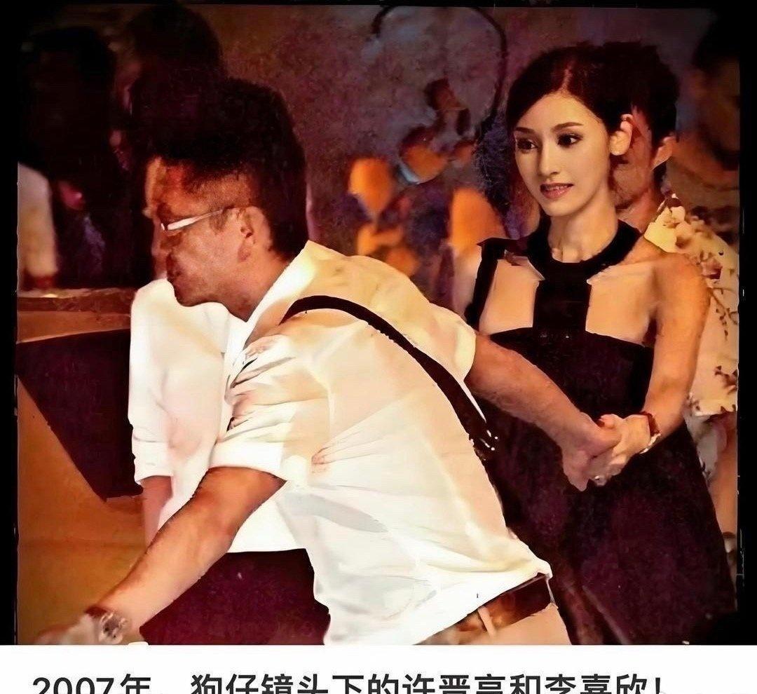 2007年，狗仔镜头下37岁的李嘉欣，怪不得是当年港圈第一美人、把许晋亨迷得五迷