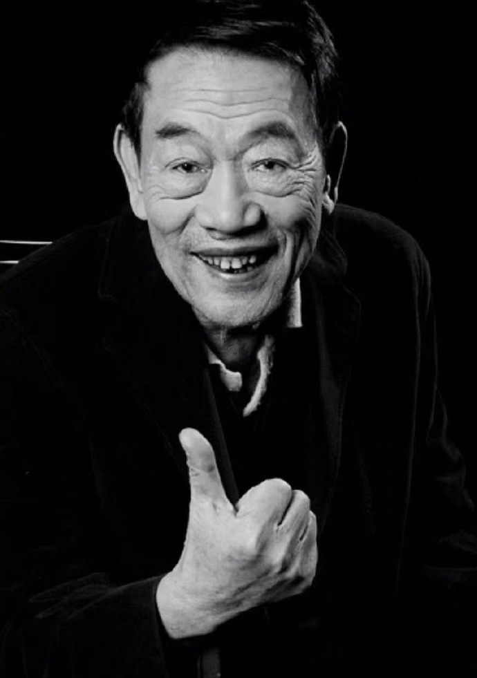 杨少华 一路走好相声演员杨少华逝世据悉，相声演员杨少华去世，享年九十四岁。杨少华