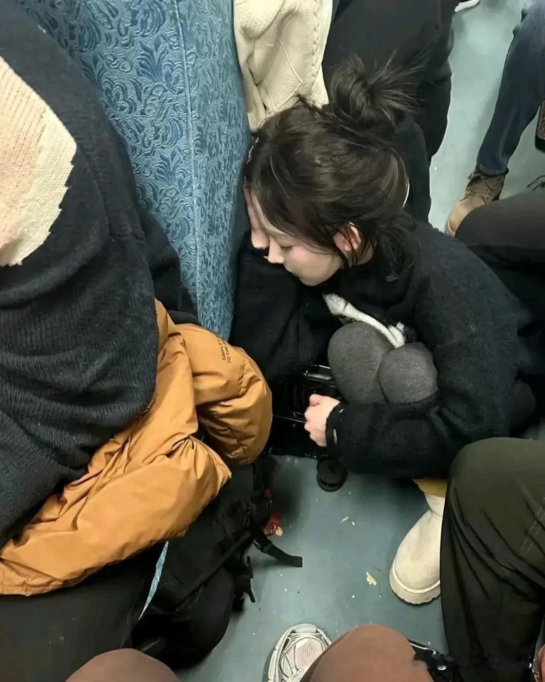 可能这就是绿皮火车的情怀吧