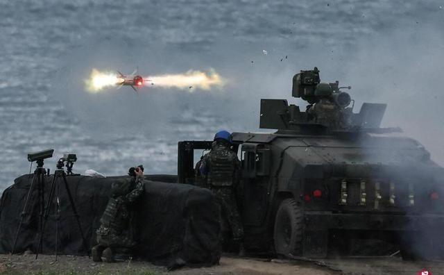 特朗普 这回开的筹码，确实离谱得有点超出想象，为了稳住中国，他居然舍得按下对台军