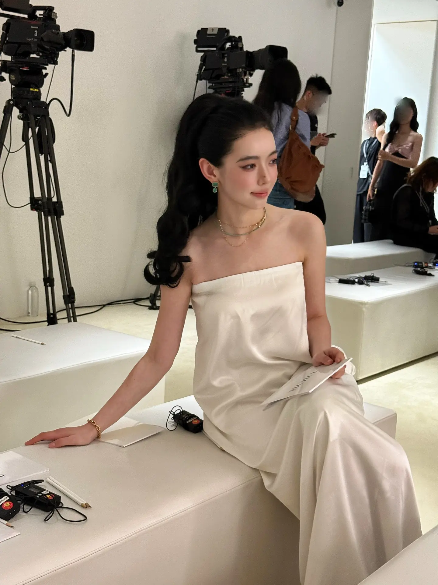 尝试新造型还有 来看dior25