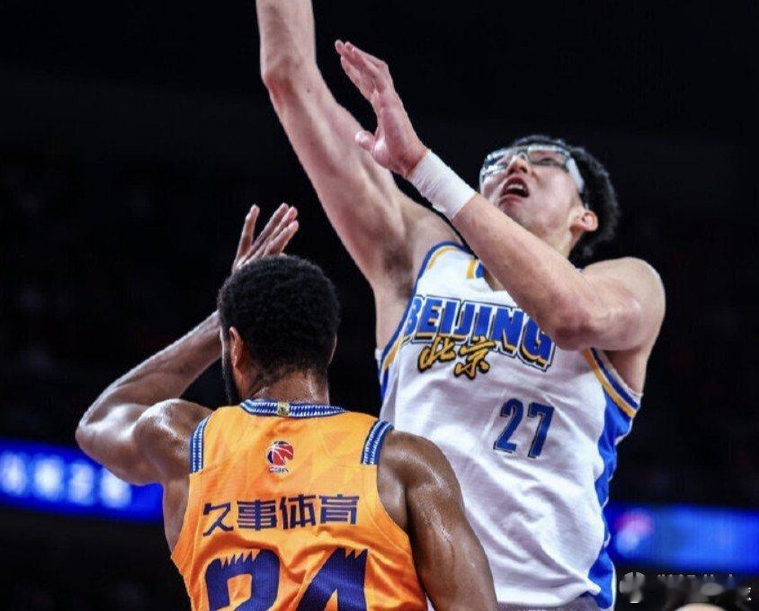 周琦cba季后赛 周琦：面对上海最大的难点是限制古德温，他把球队串联得很好。北京