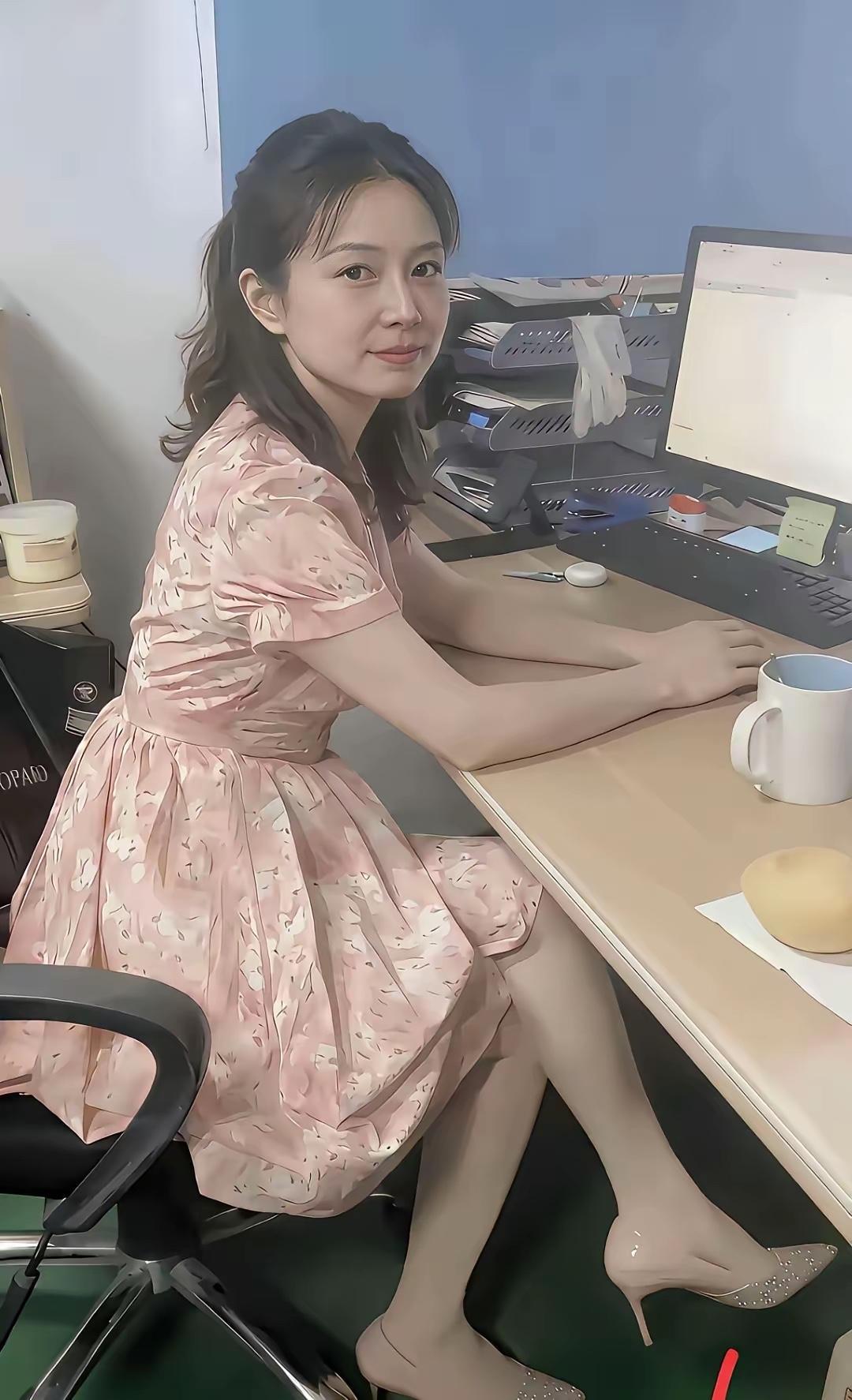 职场大型翻车现场！我嘴欠开玩笑，被女同事一句话拿捏，瞬间自认格局太小
 
上班多
