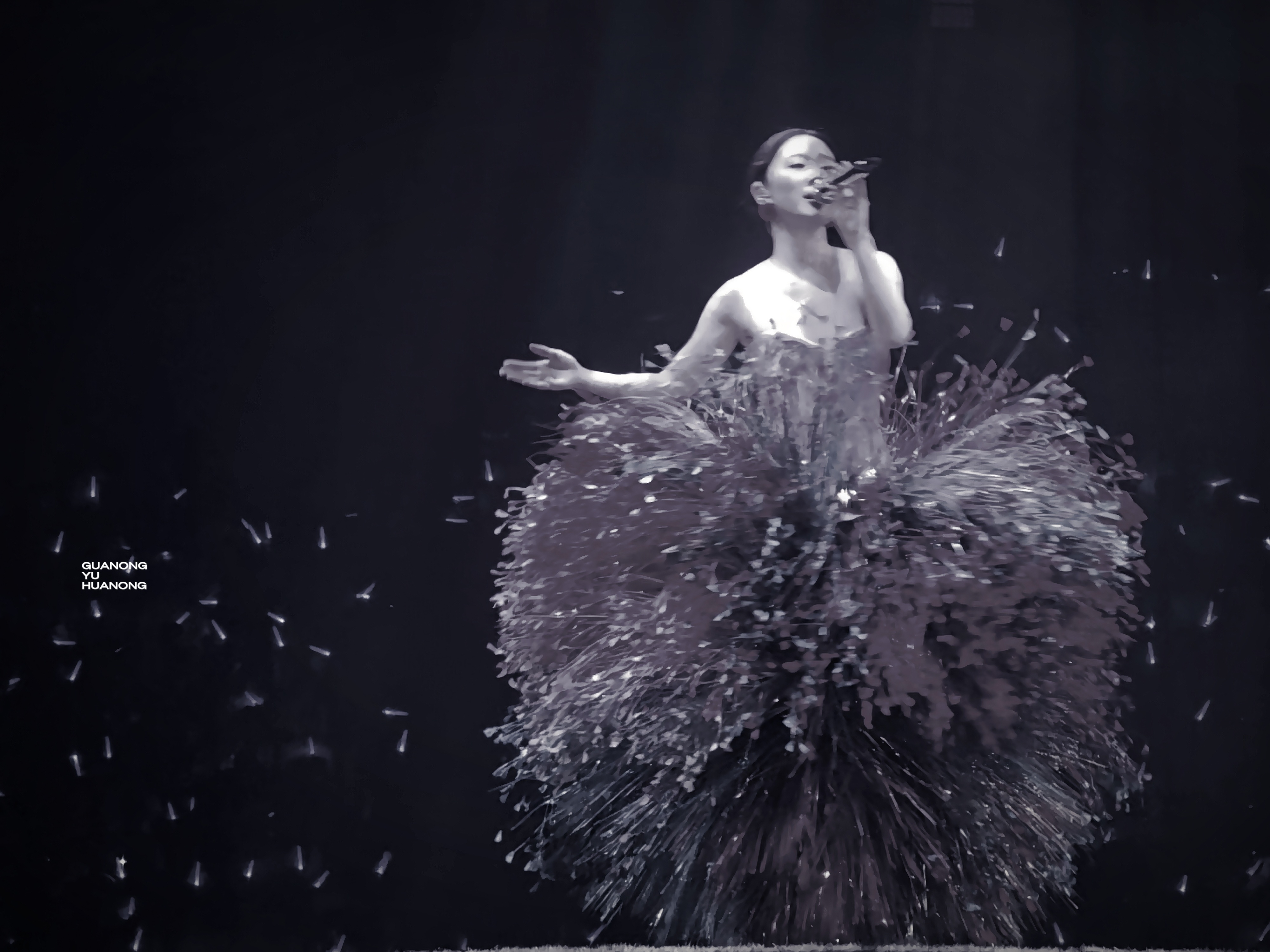 「缘分还是第一 像悲剧的电影」单依纯郑州演唱会单依纯明媚的开着小花