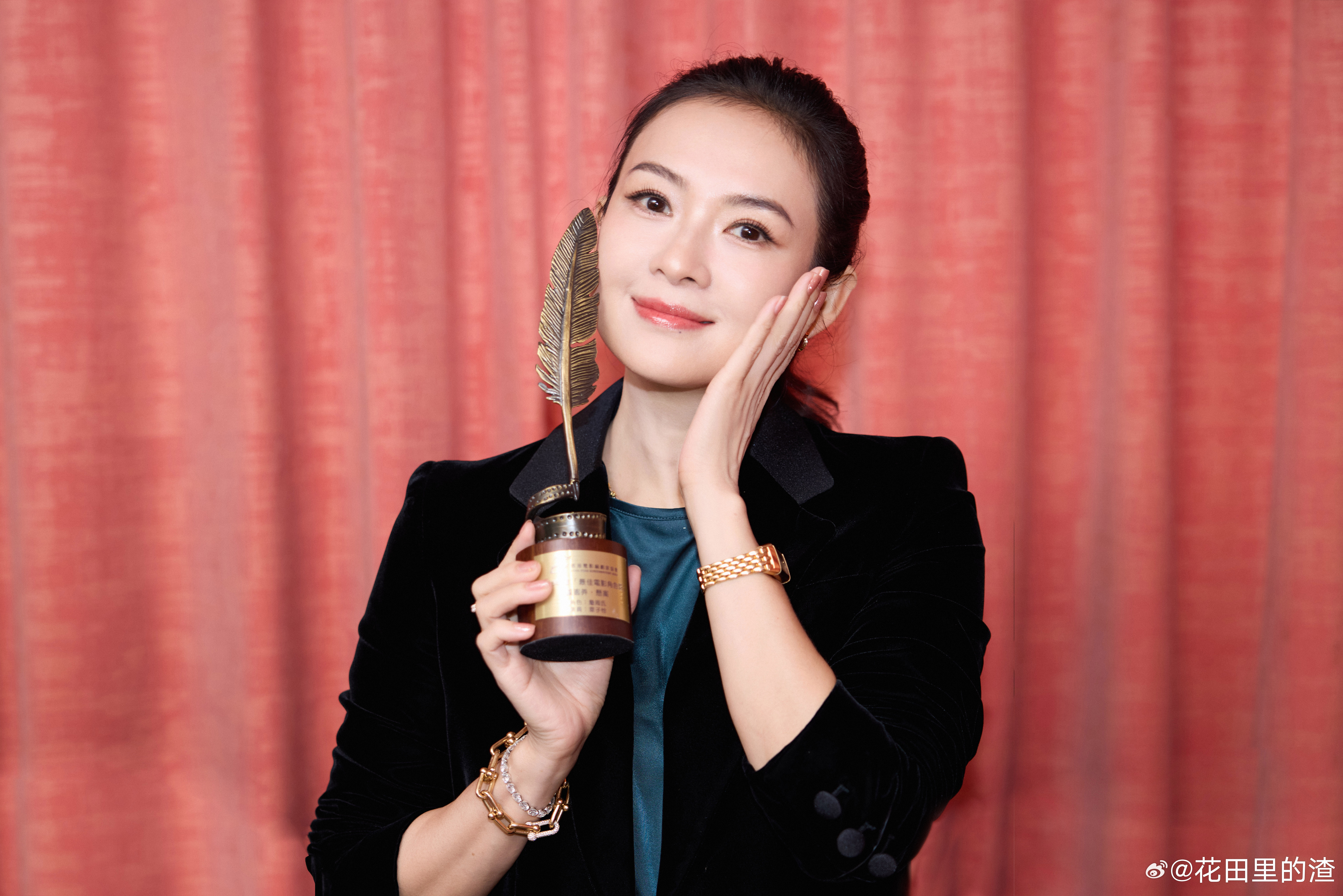 章子怡奖项续集 从香港编剧协会对角色的精准认可，到亚洲电影大奖对影响力的权威认证