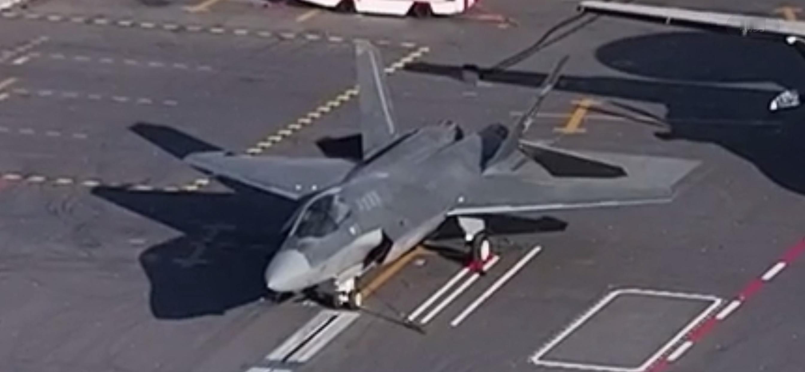 歼35上深下浅新涂装