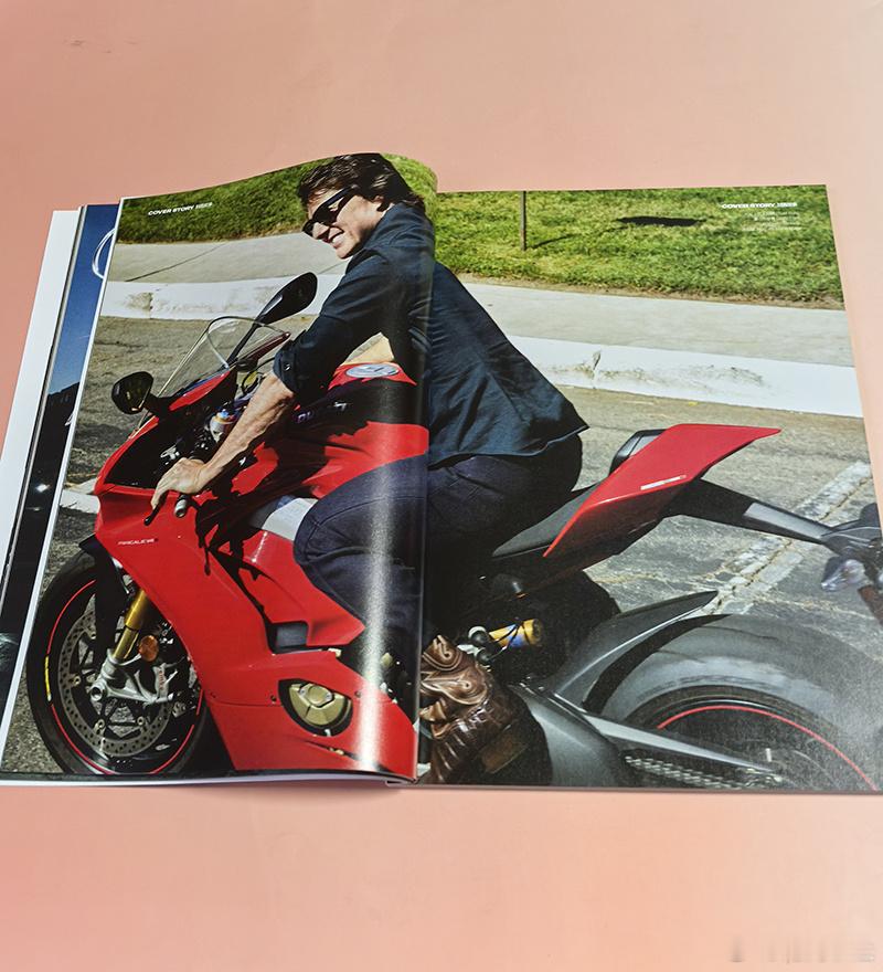 GQofficial 精英杂志10月刊 内页汤姆·克鲁斯汤姆·克鲁斯:好莱坞最神