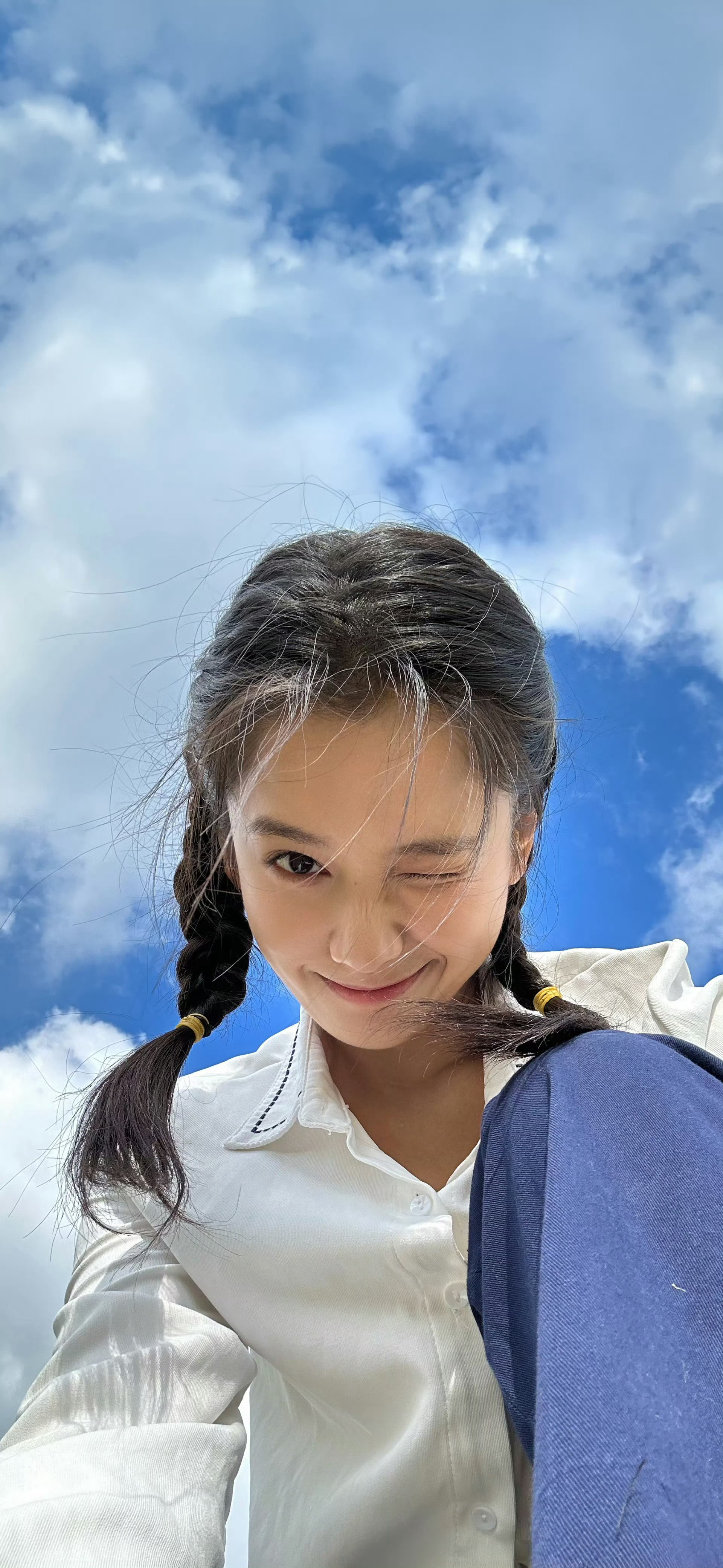 张婧仪 ​​​高清无水印壁纸 ​​​