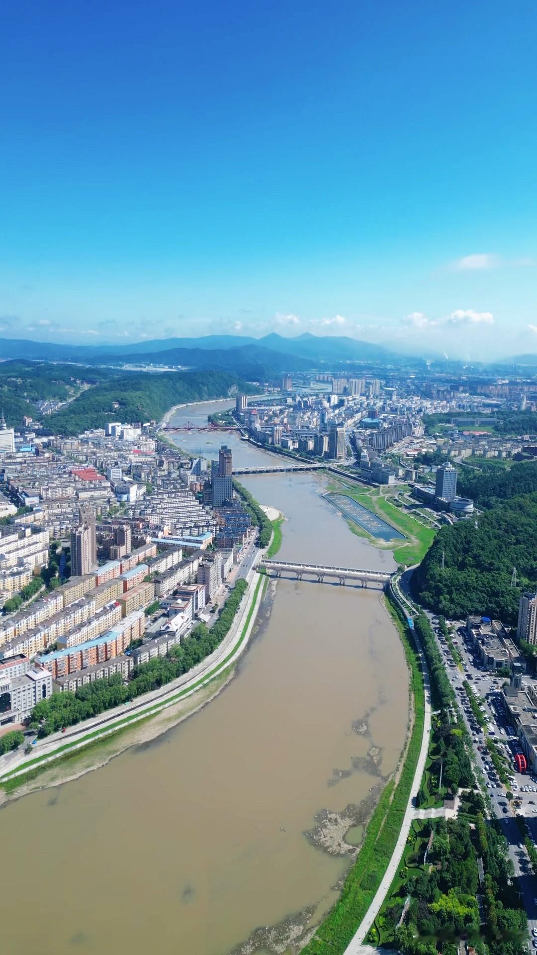 吉林通化有哪些好玩的旅游景点
 
一、历史古迹
 
1. 高句丽文物古迹旅游景区