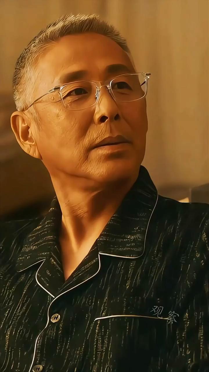 谁能预料同为老戏骨，他们的年收入竟有如此天壤之别？
·陈道明，低调的实力派，以精