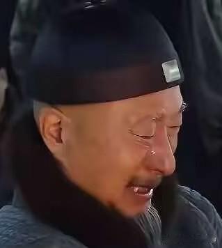 72岁陈佩斯，悲痛发文！
 
8月11日中午，陈佩斯突然更新社交账号，悲痛的发文