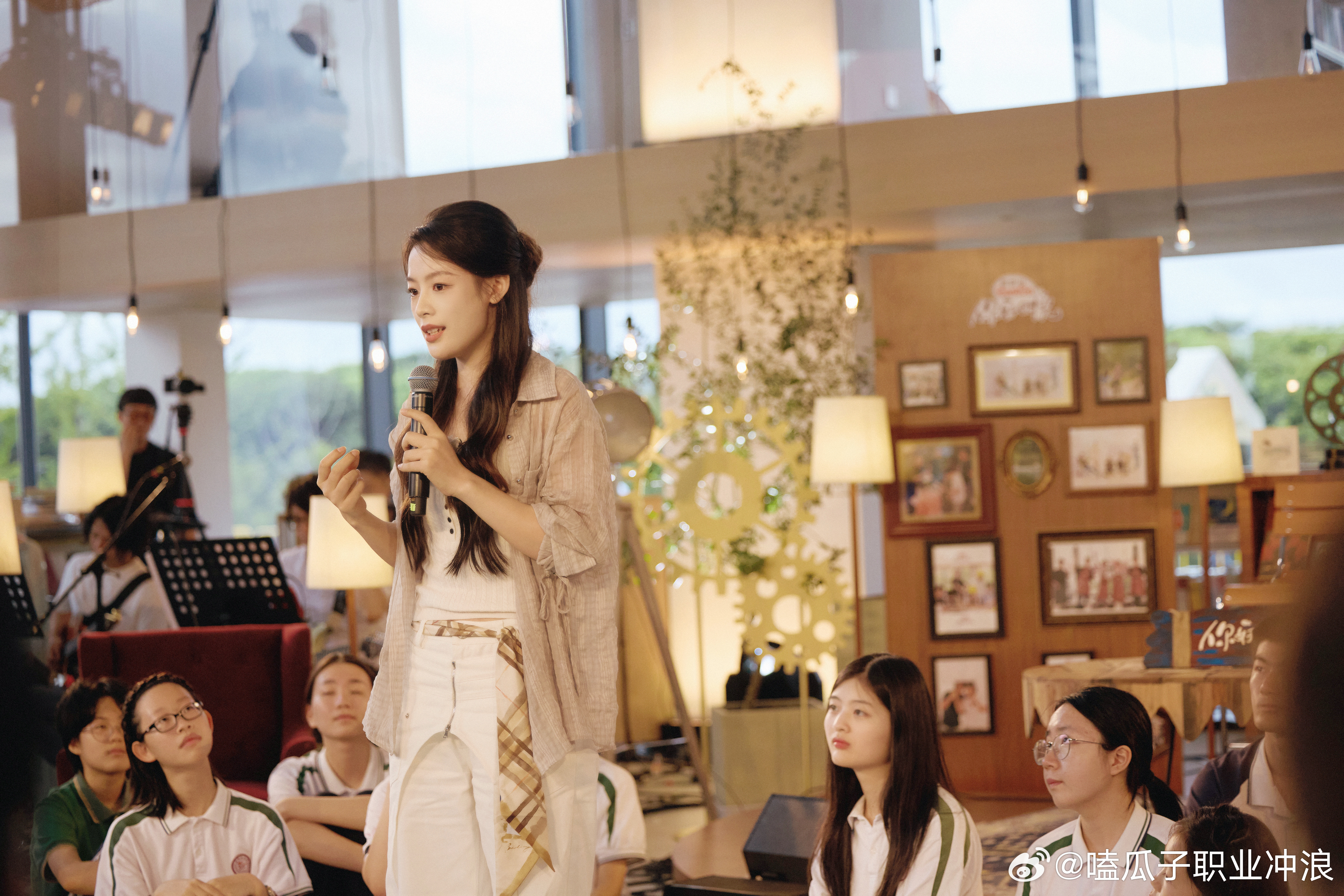 陈丽君太适合唱古诗词了 在你好时光音乐会上演绎了《秋风词》，真的好一下子就被沉浸